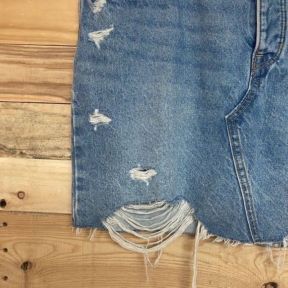 Old Navy size 12 Medium Wash Distressed Mini Denim Button Fly Non-Stretch Skirt - Picture 5 of 13